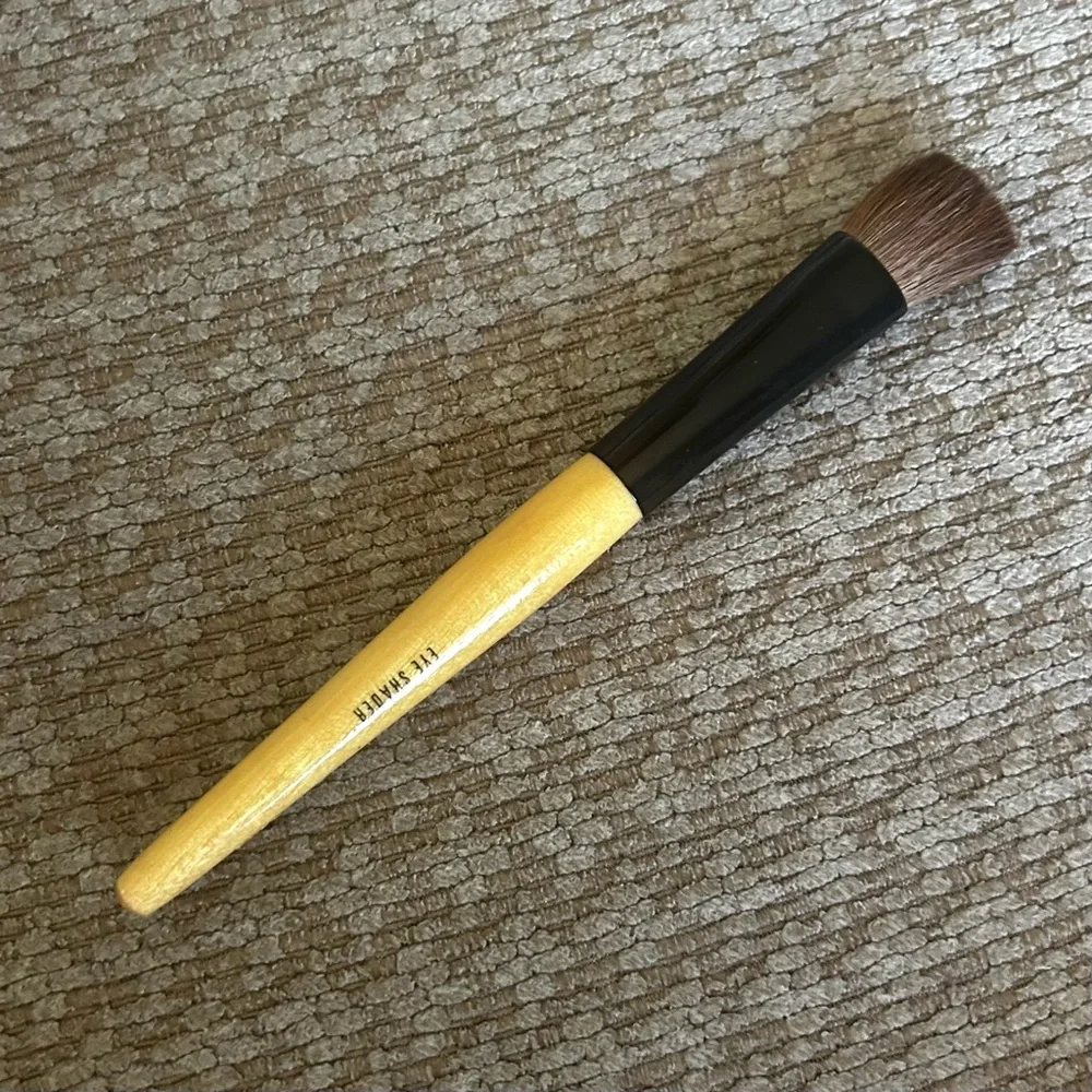 bobbi brown eye shader eyeshadow brush